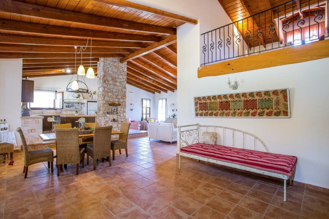 Villaer Sunny Countryside - With Private Pool