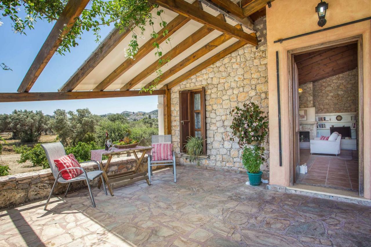 Sunny Countryside - With Private Pool *