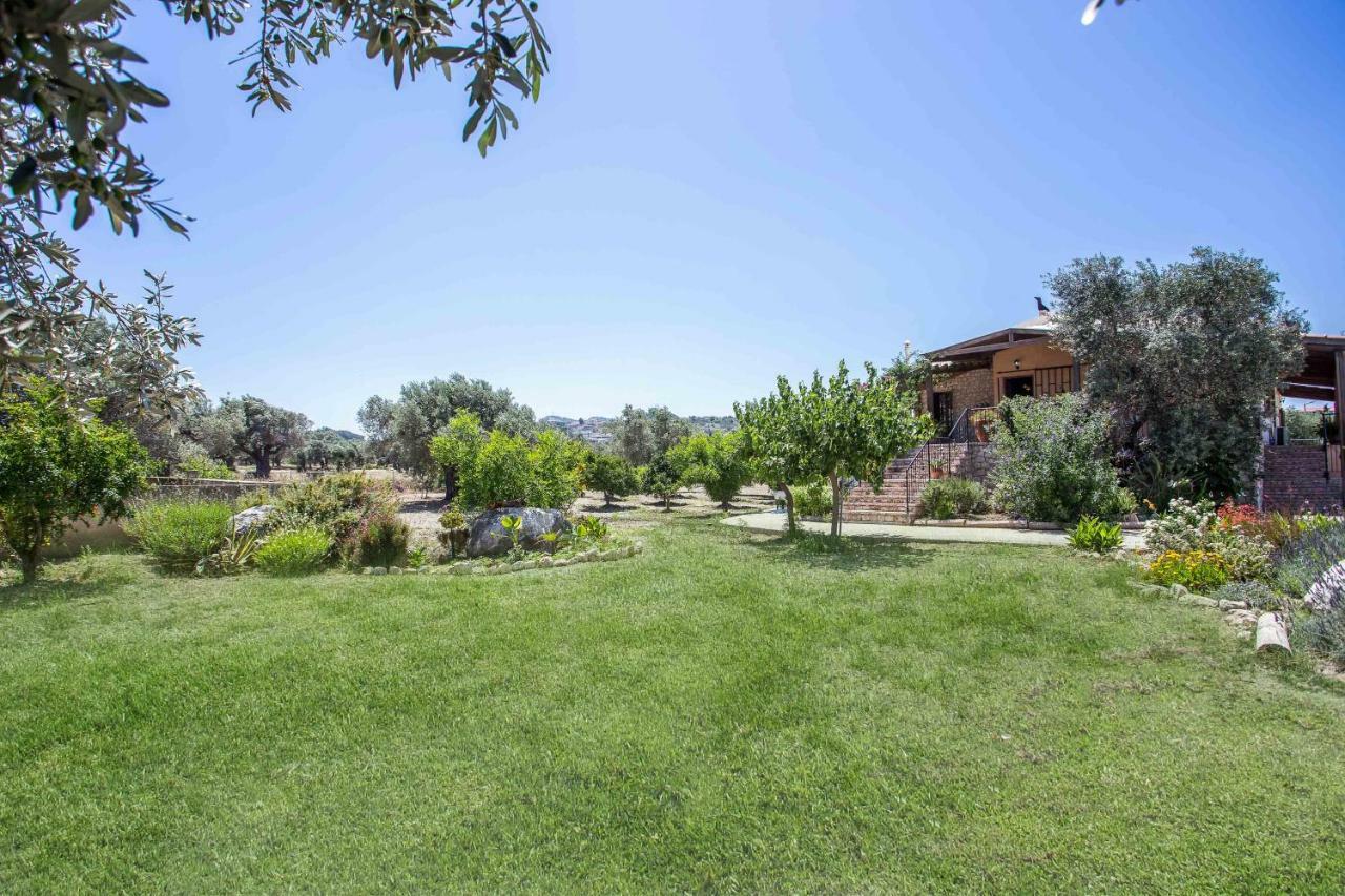 Sunny Countryside - With Private Pool Villa