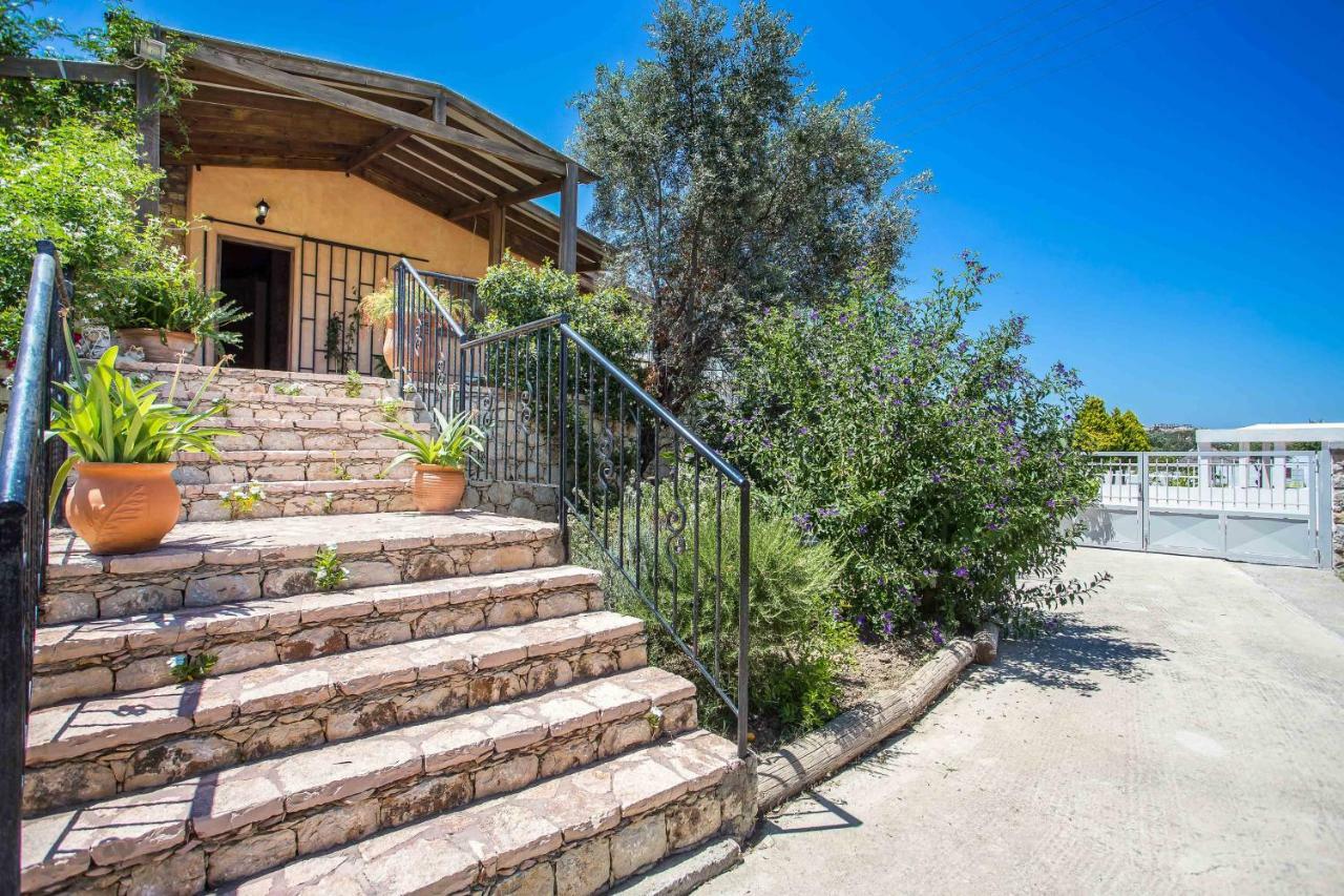 Sunny Countryside - With Private Pool Villa *
